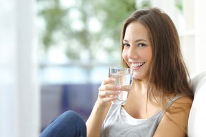 יתרונות שתיית מים לבריאות